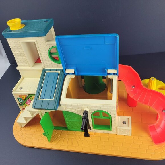 Vintage Fisher Price Little People Sesame Street Clubhouse #937 - Building Only - Picture 7 of 16